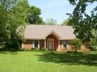 5001 Woodfield Dr, Millbrook, AL 36054