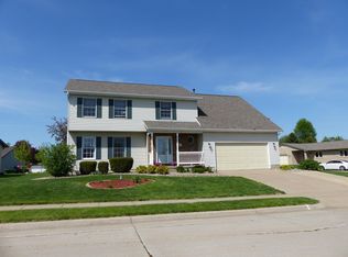 4915 Angel View Dr, Dubuque, IA 52002