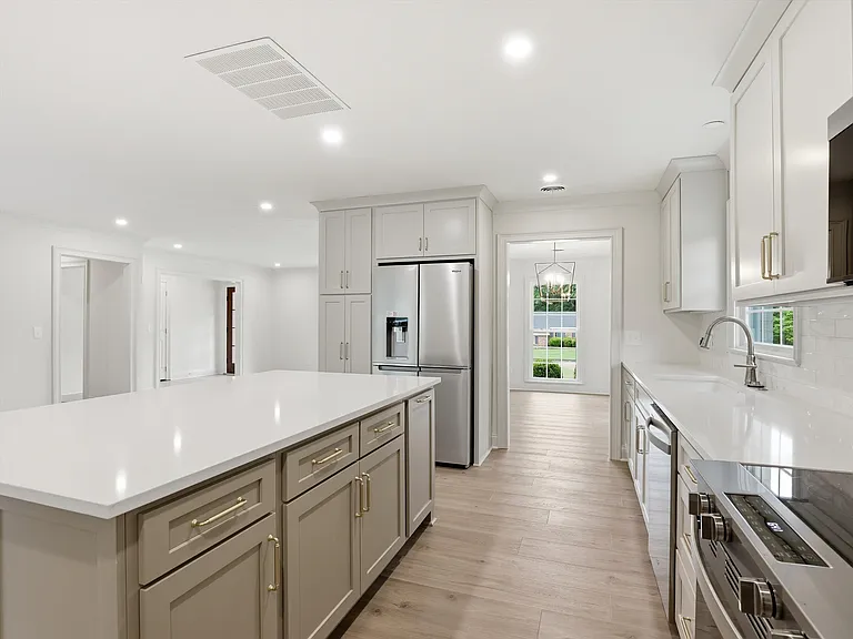 300 Kimberly Dr — Photo 7