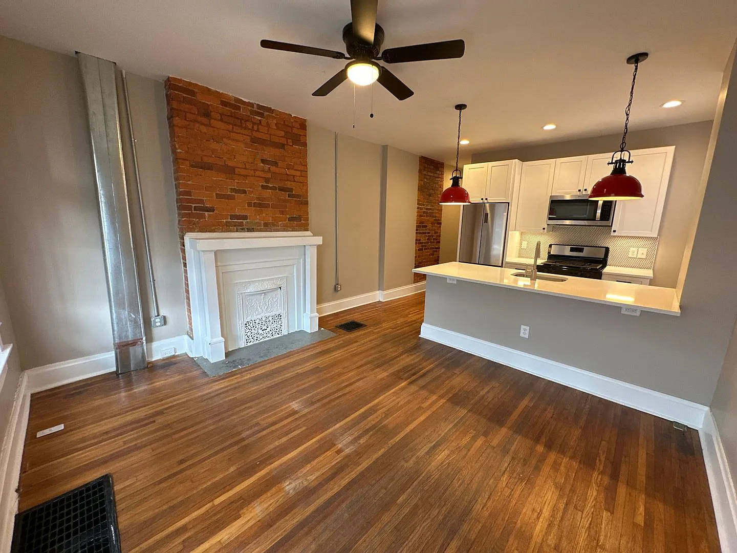 Chittenden Ave 145-147 48K — Photo 4