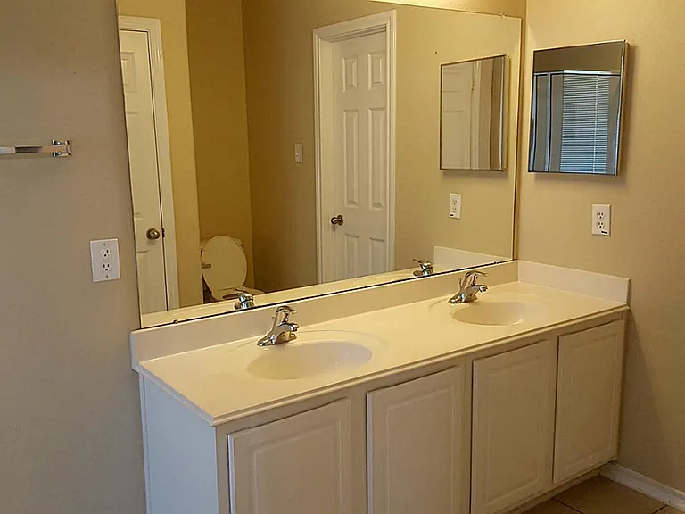 111 Gallery Cove Ct — Photo 16