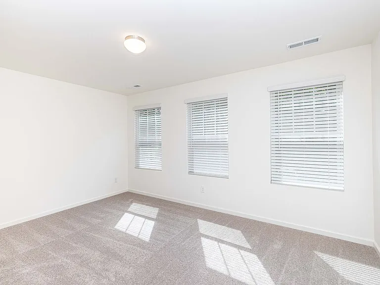 436 Kinnerton Pl — Photo 22
