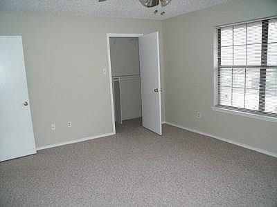 2nd image of 3911 Bunting Ave