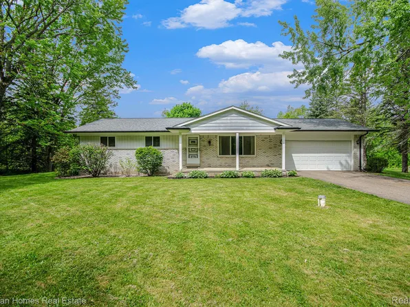 11465 Buckhorn Lake Rd, Holly, MI 48442