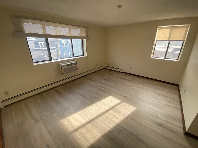 765 Somerville Ave — Photo 13