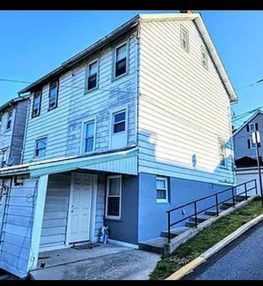 2 bed, 1.5 bath, 999 sqft, $1,600 — Photo 2