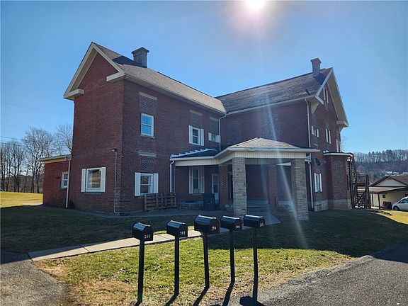 5th image of 138 Victoria Dr