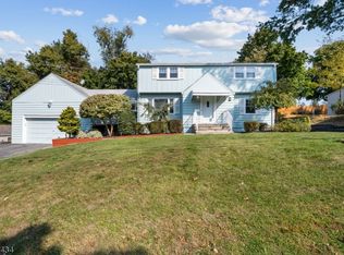 39 Broad Ave, Paramus, NJ 07652