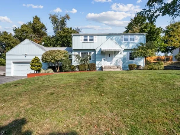 39 Broad Ave, Paramus Boro, NJ 07652