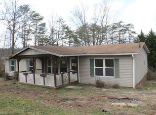 135 Bedrock Trl, Mount Airy, NC 27030