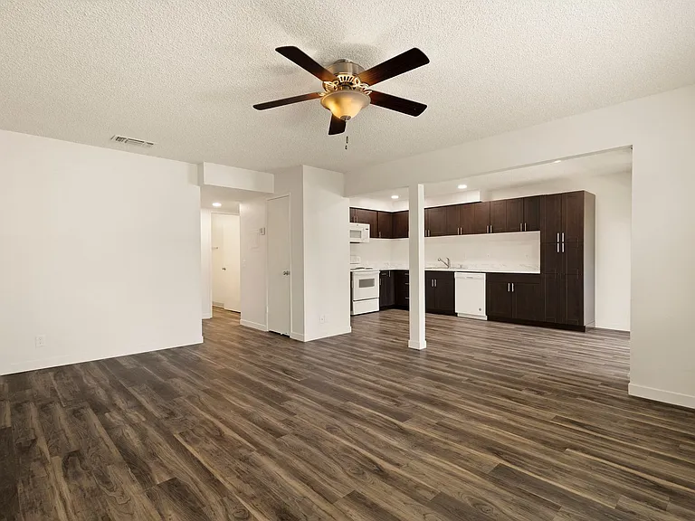 Sheridan Square Apartments — Photo 132
