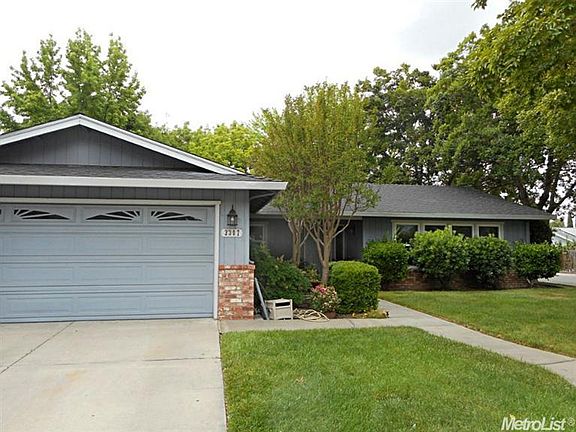 2nd image of 3307 Larchmont Dr