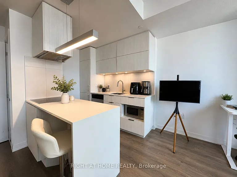20 Richardson St #3106 — Photo 2