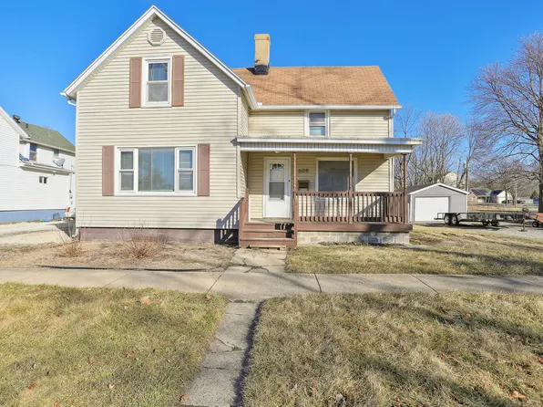 608 E Washington St, Champaign, IL 61820