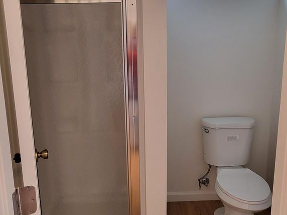 5th image of 7432 Deerwood Ave #B