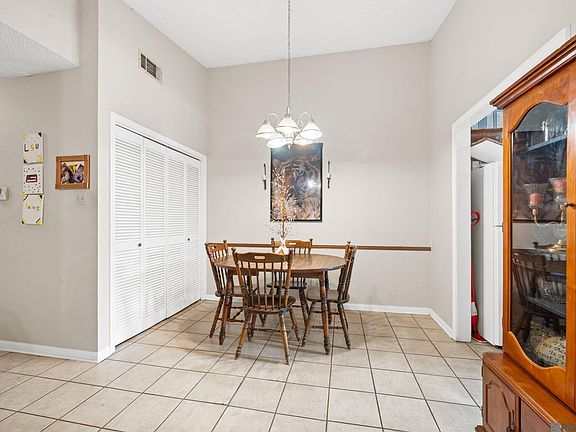4th image of 1115/1117 Willow Dr