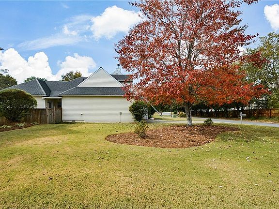 5th image of 1740 Blakeney Ln