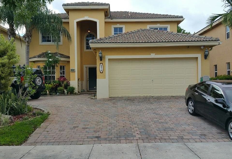 1st image of 8918 SW 211th Ln