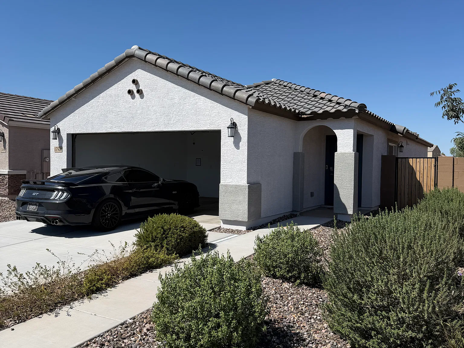 3 bed, 1177 sqft, $1,600 — Photo 2