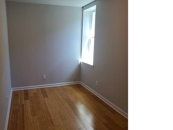 5th image of 1349 Jerome St