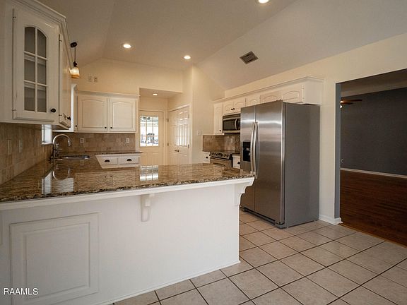 5th image of 307 N Rushmore Ln
