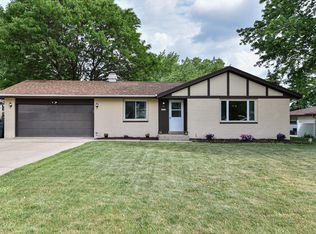 15070 W San Mateo Dr, New Berlin, WI 53151