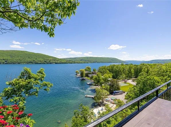 14 Cliffside Dr, Canandaigua, NY 14424