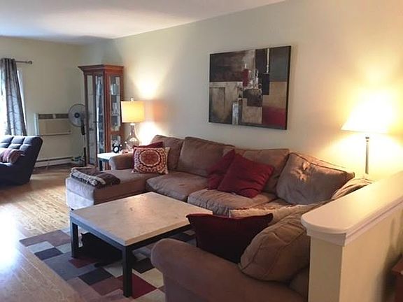 4th image of 8 Turning Mill Ln #8