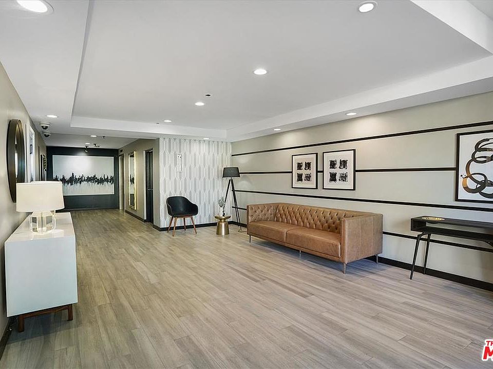 2nd image of 235 S Reeves Dr Unit 302