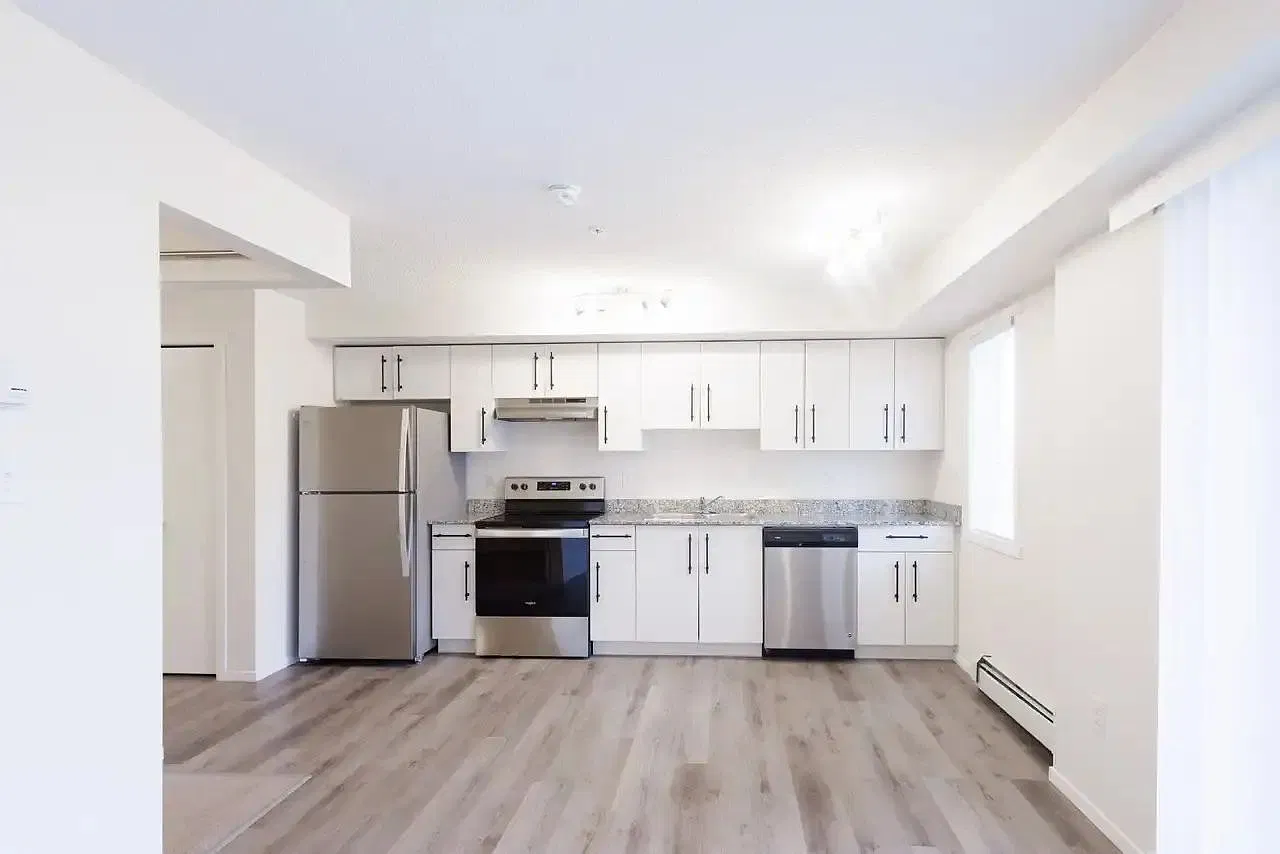 Model - 615 Secord Blvd NW — Photo 2