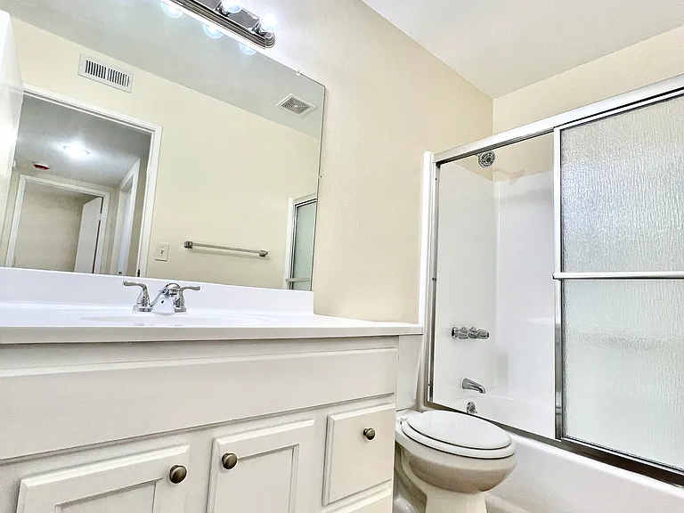 2916 E South St #2 — Photo 10