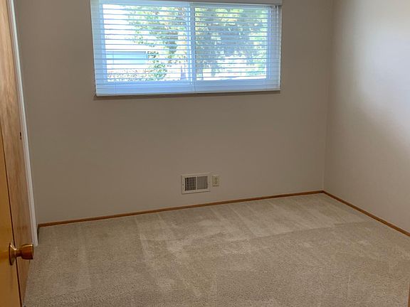 5th image of 781 Rainbow Dr #0