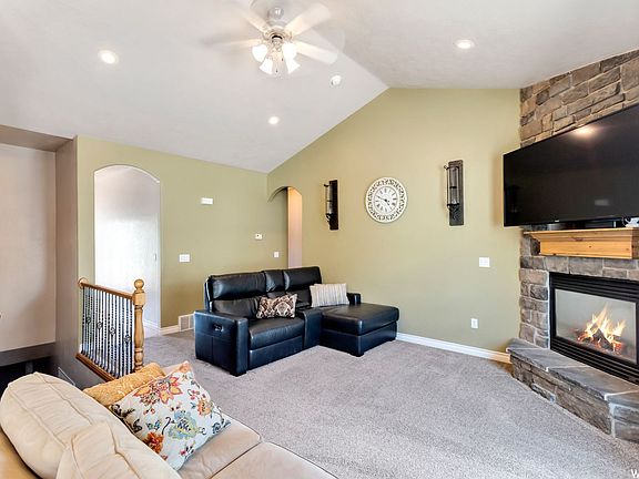 4th image of 4072 W Hayes Cir
