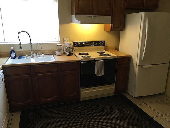 5th image of 1190 Century Garden Dr #B