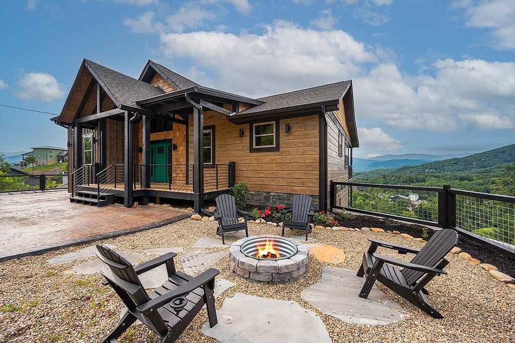 823 Wiley Oakley Dr, Gatlinburg, TN 37738 | Zillow