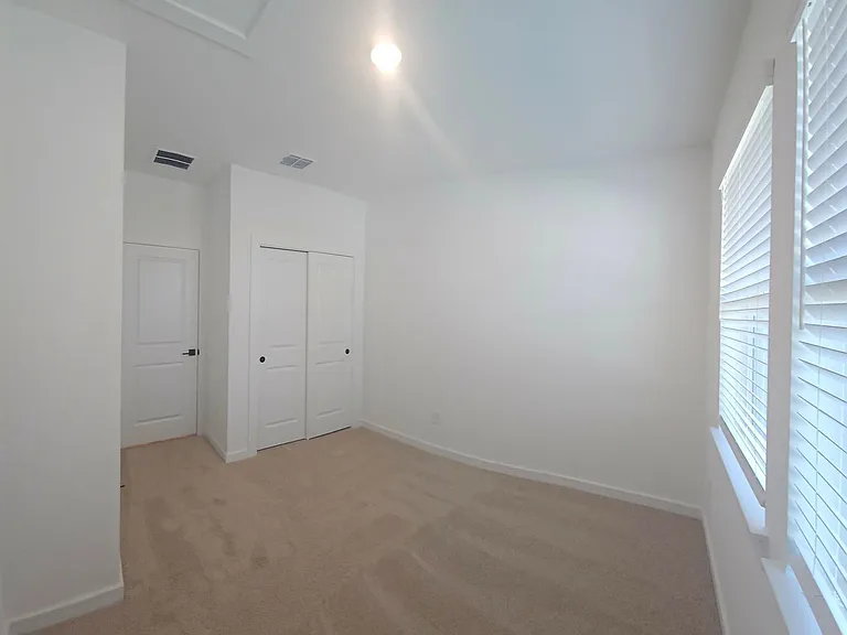 8423 Bay Ridge Cir — Photo 5