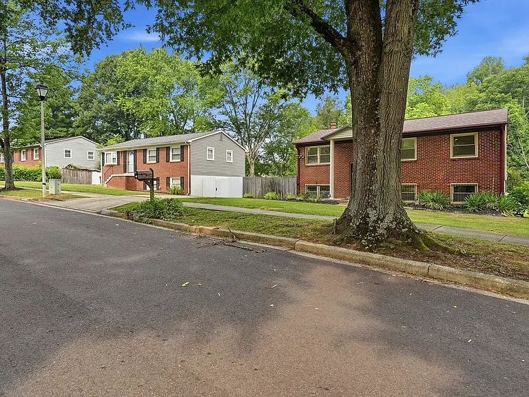 17004 Gohagen Rd — Photo 4