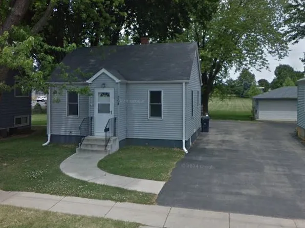 764 Stewart Ave, Elgin, IL 60120