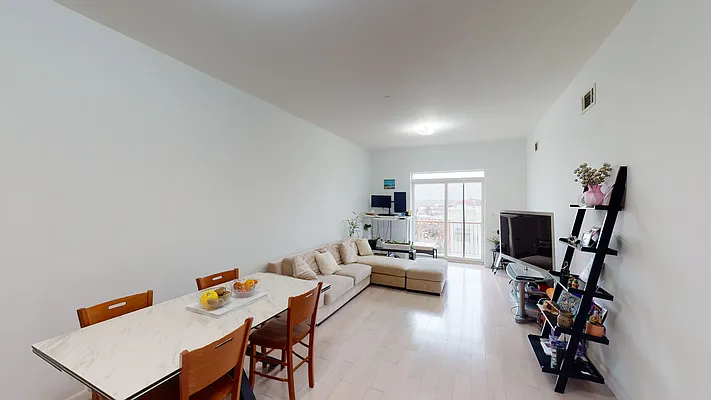 Sold by High Class Realty SB LLC | media 4