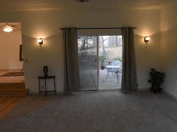 3rd image of 1385 Country Club Dr