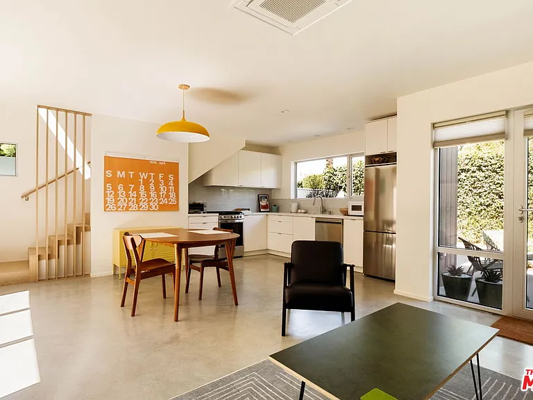 2209 Louella Ave — Photo 4