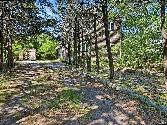 5th image of 65 Lake Dr
