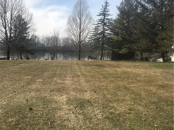 700 Lakeshore Dr, Pioneer, OH 43554