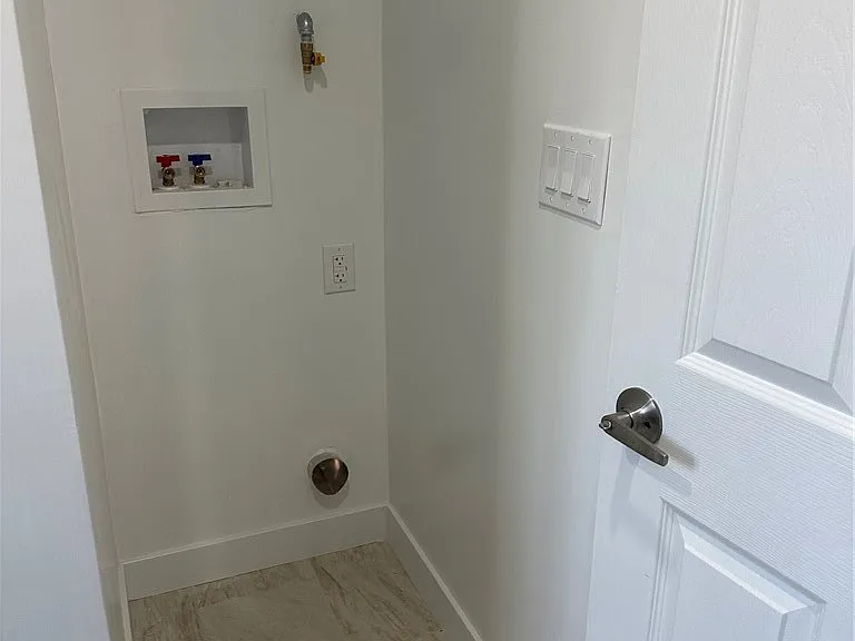 619 S Brand Blvd #A — Photo 15