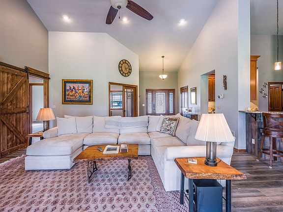 4th image of 367 Soaring Pines Trl