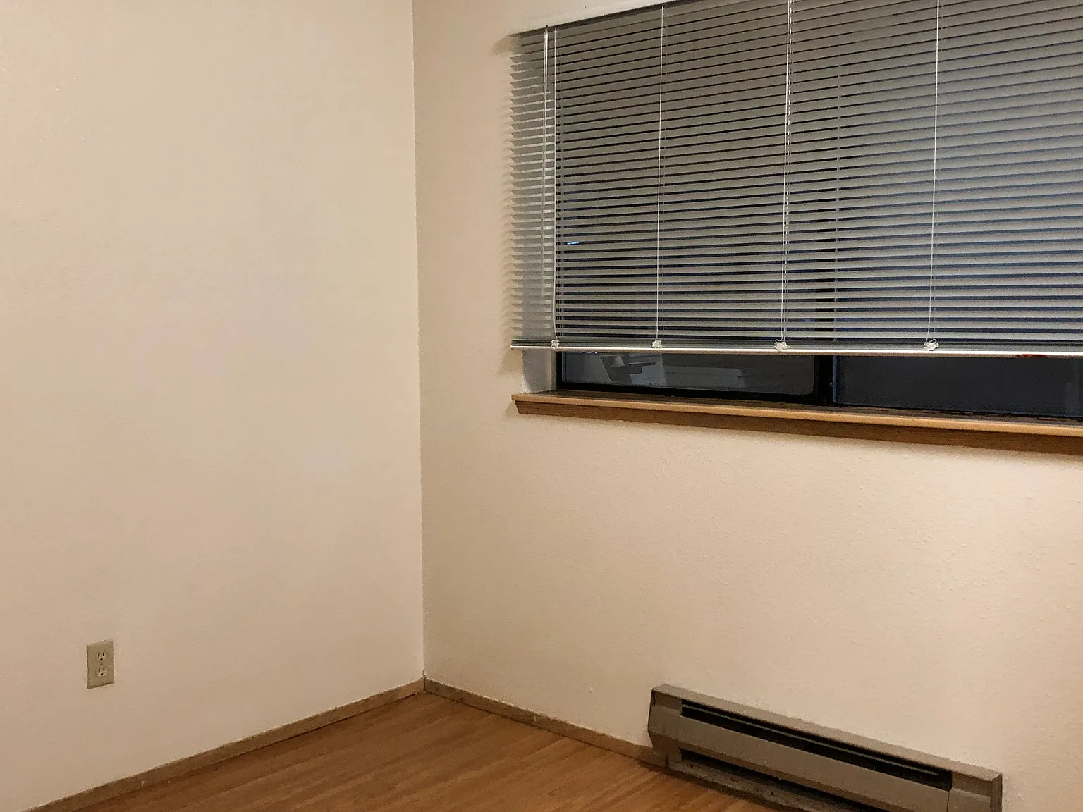 3 bed, 1.5 bath, 687 sqft, $1,900 — Photo 4