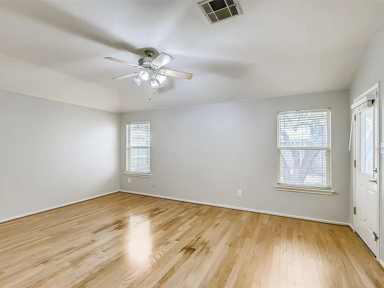 1504 Julianas Way — Photo 10