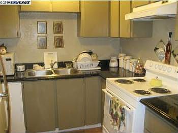 4th image of 93 E Trident Dr