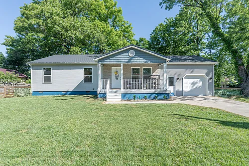 699 Park Ln Photo 1