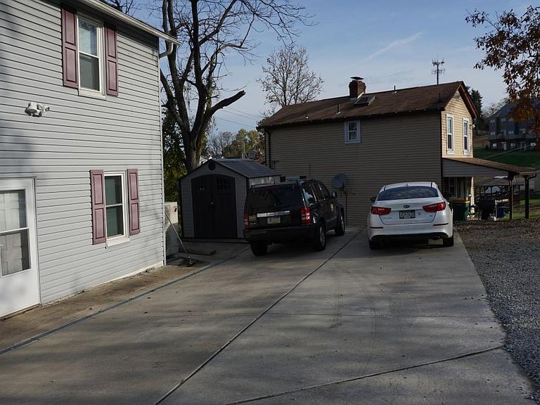 2269 Mckees Rocks Rd Mc Kees Rocks, PA, 15136 Apartments for Rent